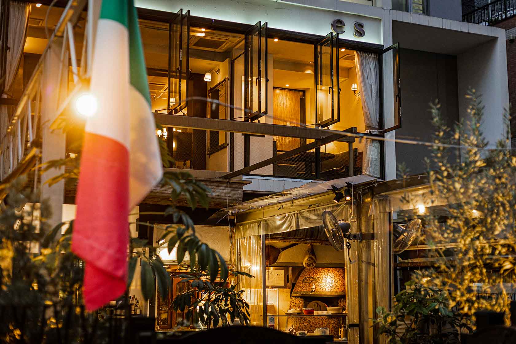 テラス　es classic【エス クラシコ】店内 恵比寿のピッツェリア | イタリア料理